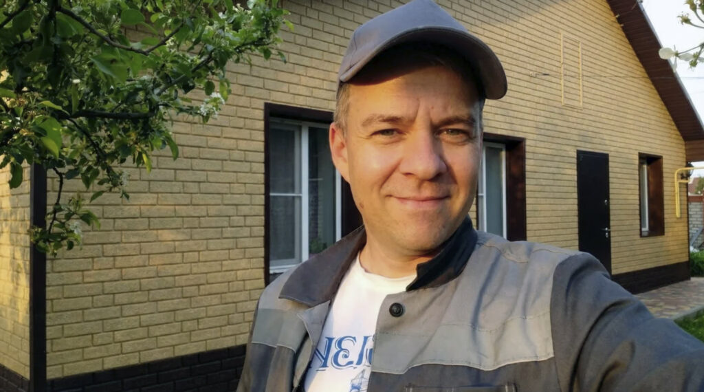 «Александр Шрамко, руководитель „Мастерской фасадов“, лично контролирую каждый объект».